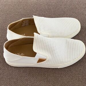 OluKai Pehuea Shoes Womens 8.5 White Mesh Slip On Casual Sneakers Comfort